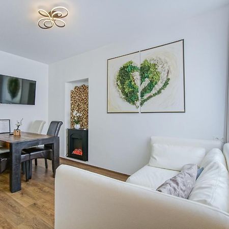 Auszeit Steiraland 8 Mit Ueberdachten Balkon Und Parkplatz Леобен Екстериор снимка