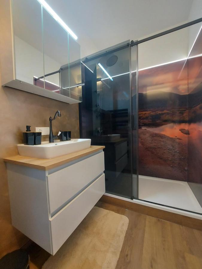 Auszeit Steiraland 8 Mit Ueberdachten Balkon Und Parkplatz Леобен Екстериор снимка
