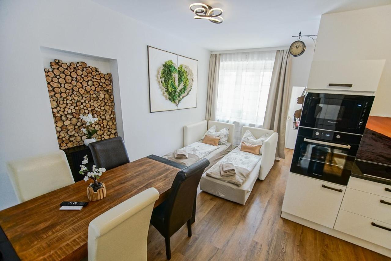 Auszeit Steiraland 8 Mit Ueberdachten Balkon Und Parkplatz Леобен Екстериор снимка